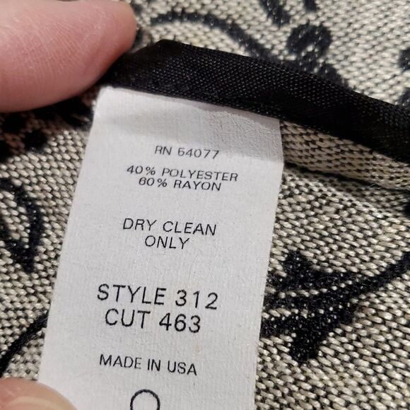 CAbi Sz 4 Black Floral Eliza Tapestry Brocade 1-Button Blazer Careerwear - Picture 9 of 9